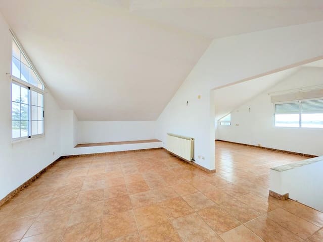 5 makuuhuone Huvila myytävänä paikassa Deltebre mukana 
autotalli - 248 000 € (Ref: 9518852)