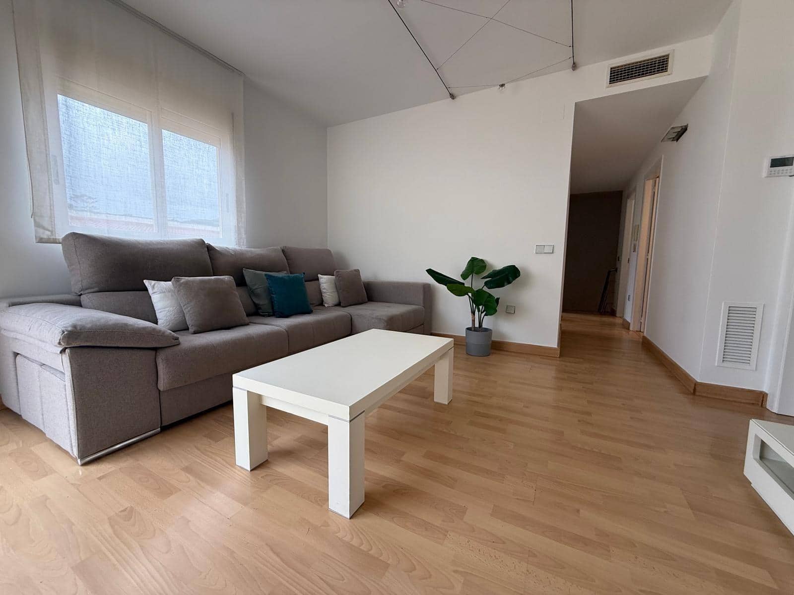 3 soveværelse Penthouse til leje i Alcanar - € 700 (Ref: 9551313)