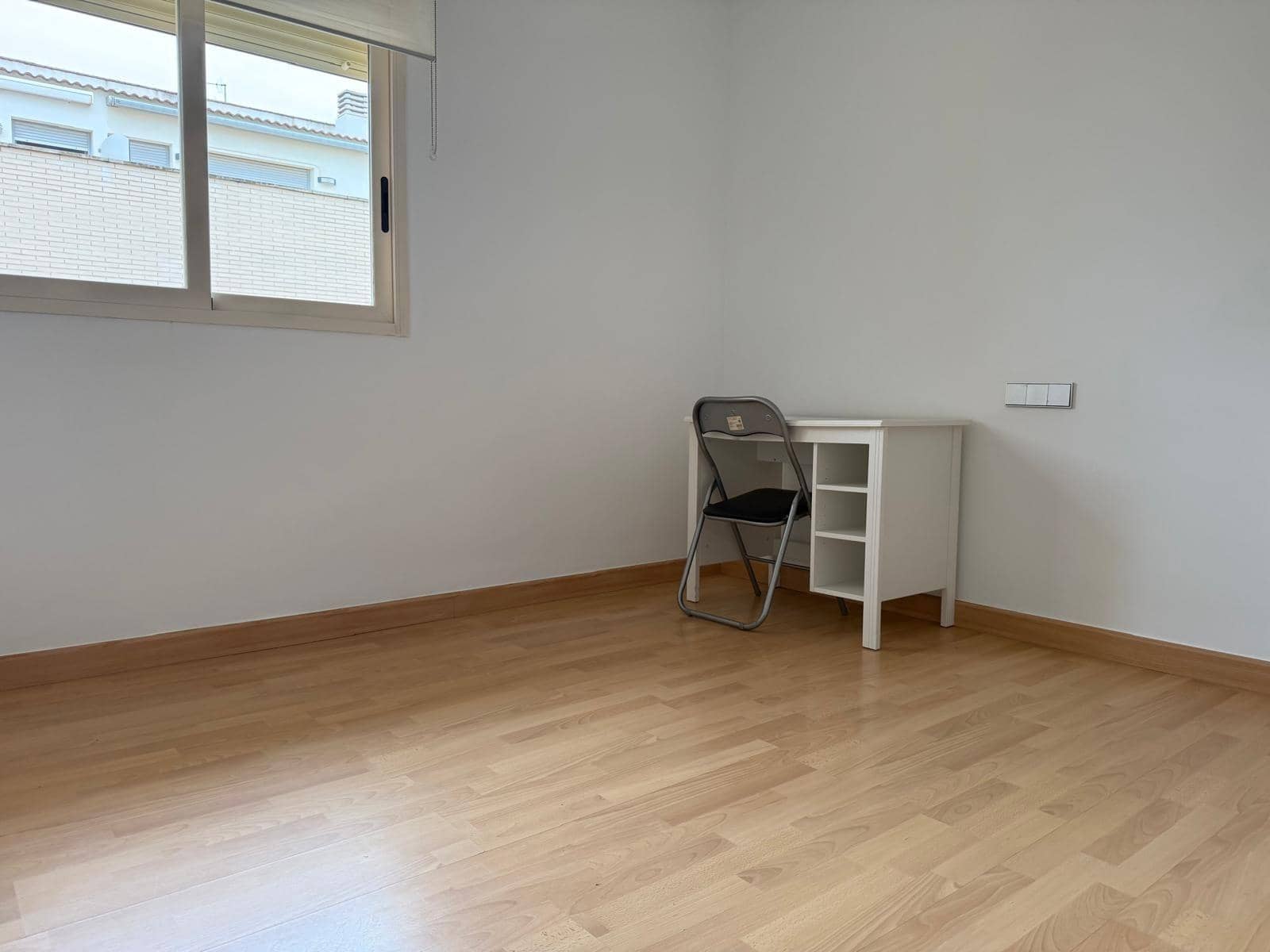 3 soveværelse Penthouse til leje i Alcanar - € 700 (Ref: 9551313)
