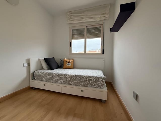 3 soveværelse Penthouse til leje i Alcanar - € 700 (Ref: 9551313)