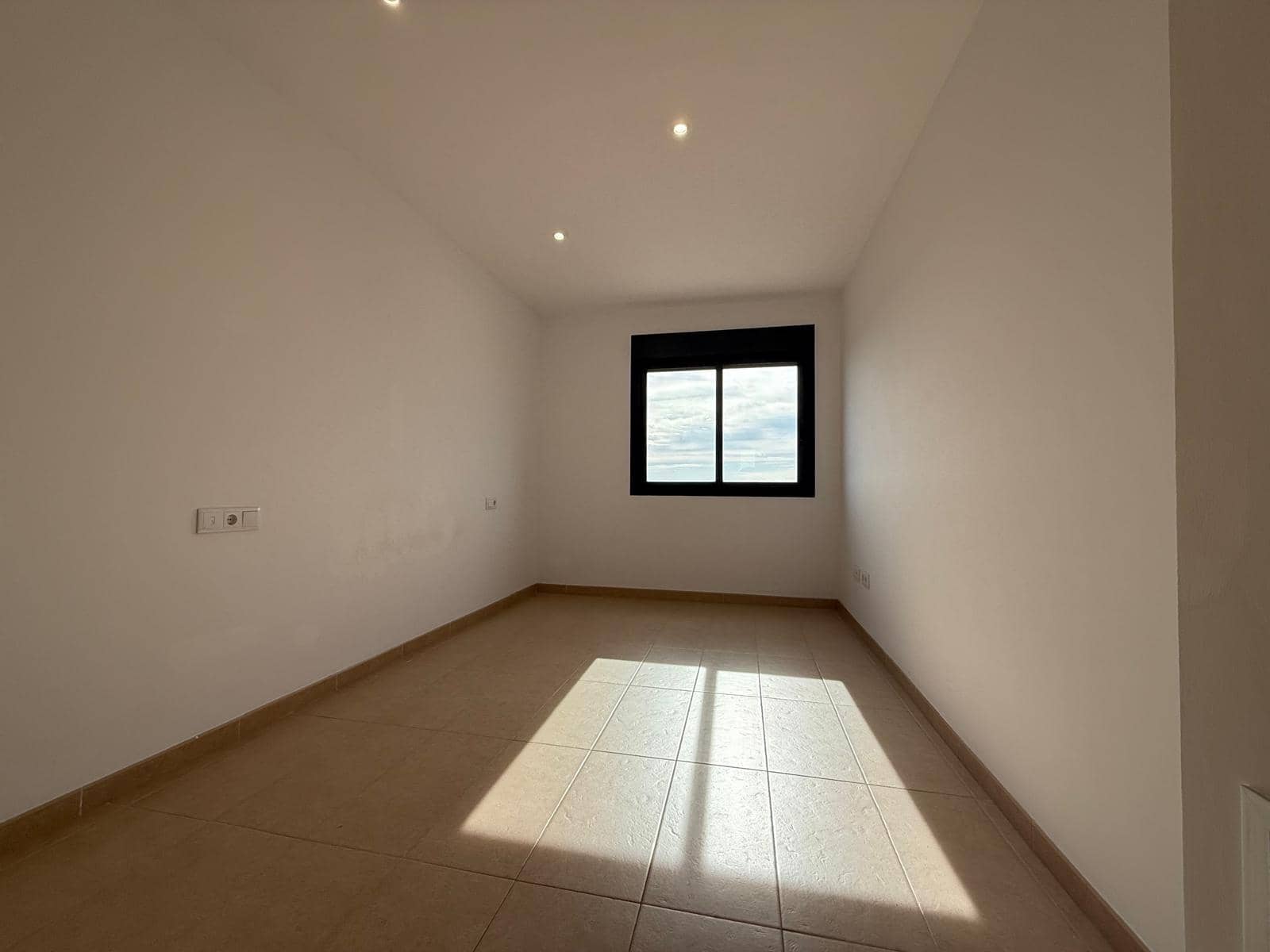 2 quarto Apartamento para arrendar em Alcanar com garagem - 500 € (Ref: 9555669)