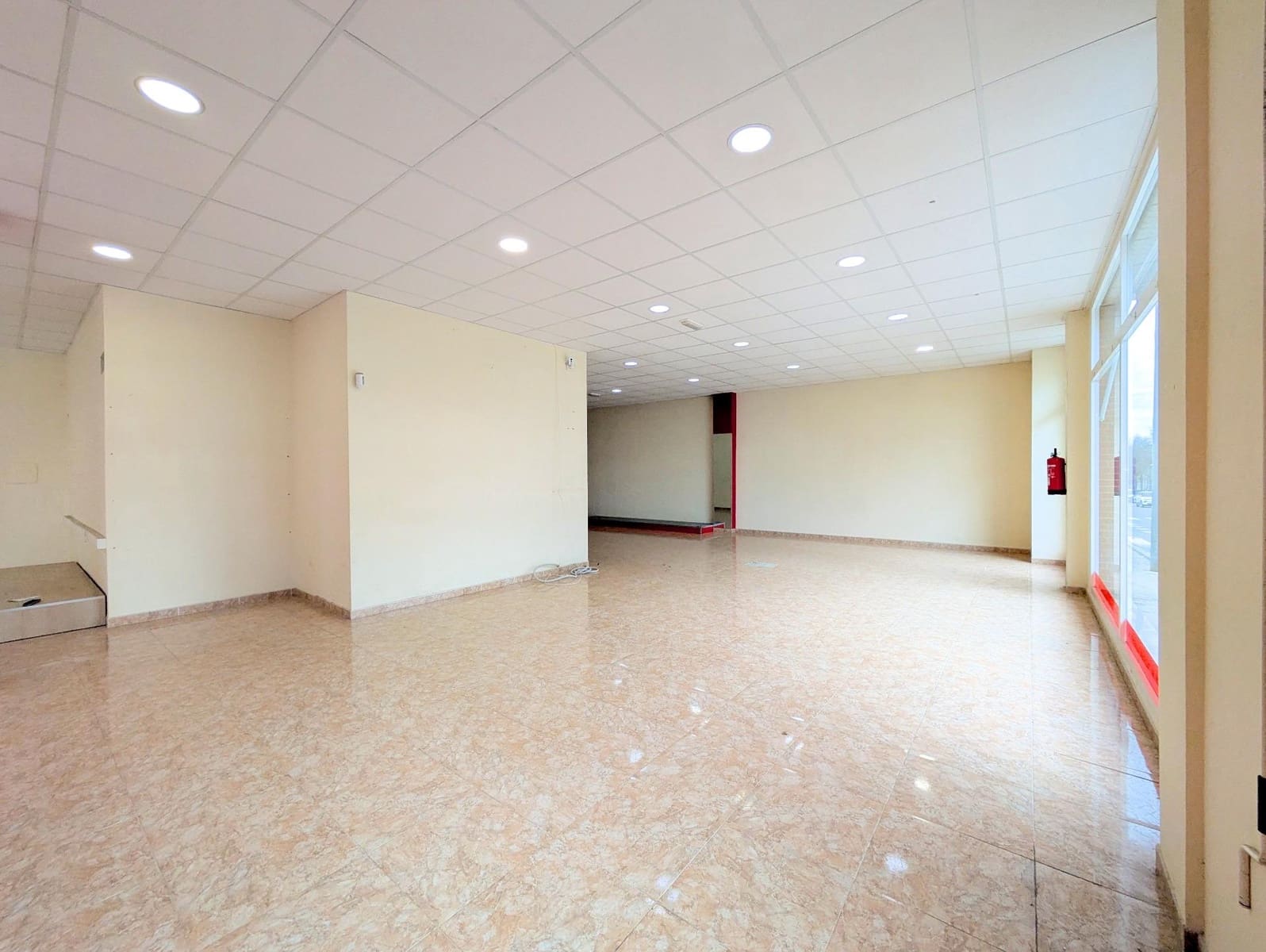 Erhverv til leje i Amposta med garage - € 900 (Ref: 9571096)