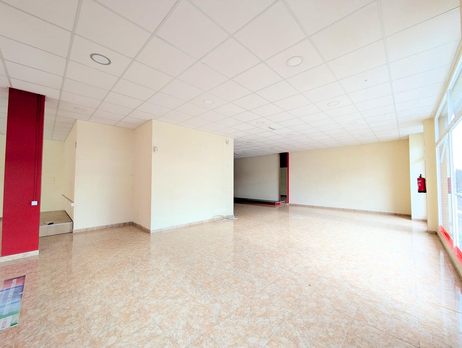 Erhverv til leje i Amposta med garage - € 900 (Ref: 9571096)