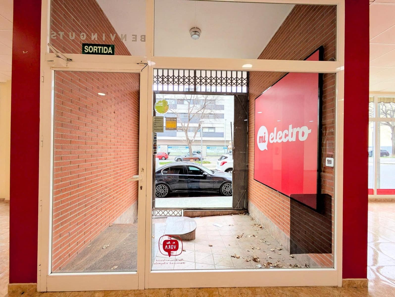 Erhverv til leje i Amposta med garage - € 900 (Ref: 9571096)