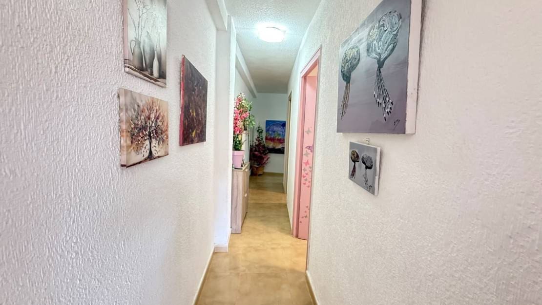 Apartamento de 3 habitaciones en Torrevieja en venta - 210.000 € (Ref: 10072997)