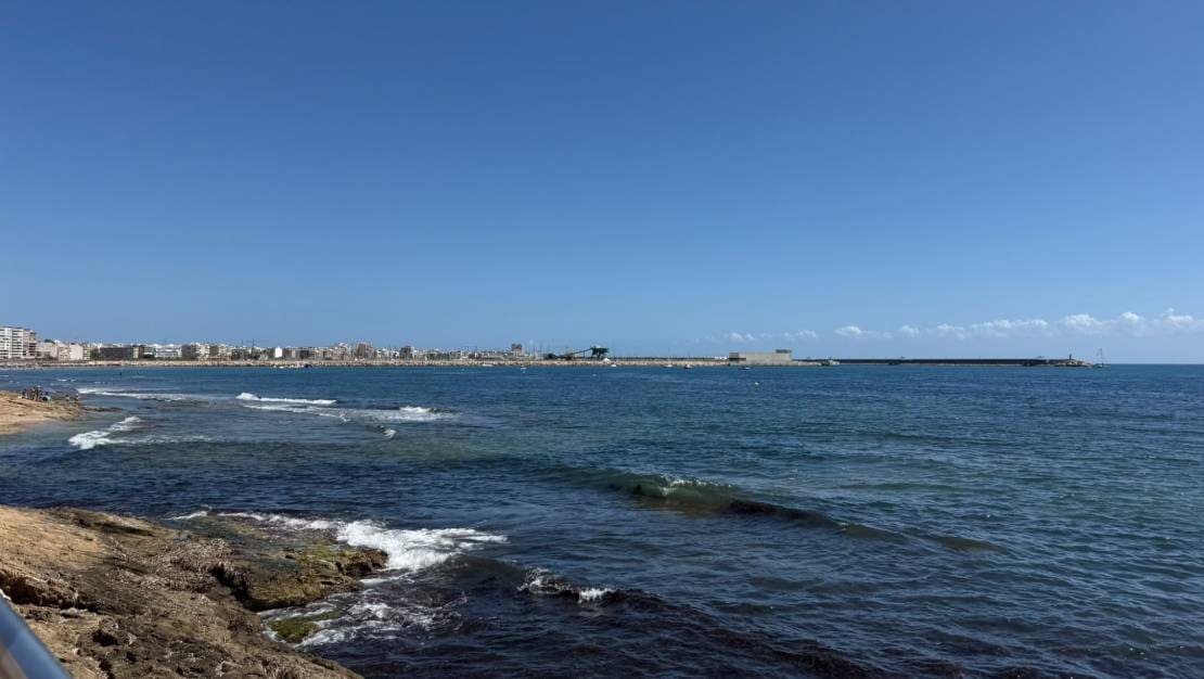 Apartamento de 3 habitaciones en Torrevieja en venta - 210.000 € (Ref: 10072997)