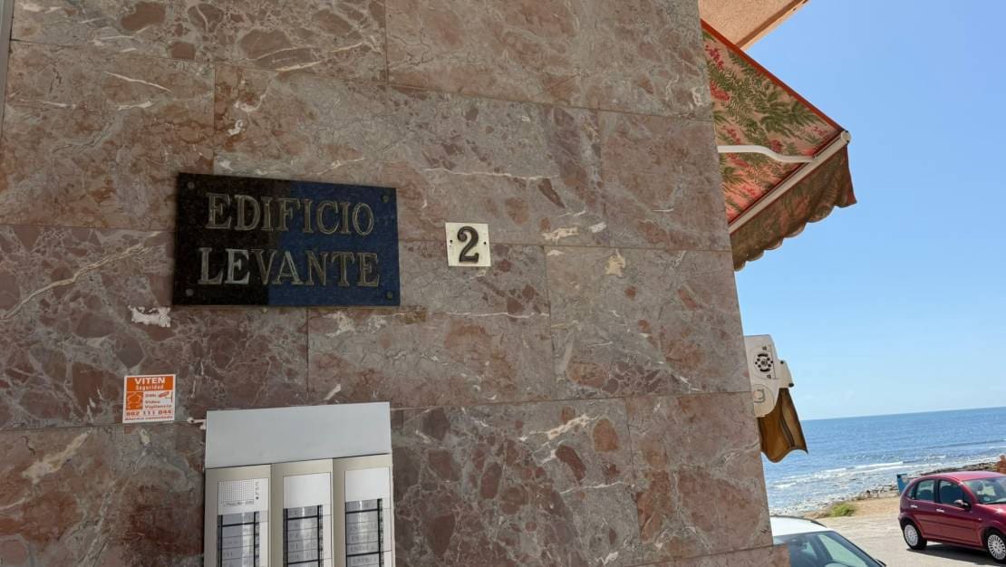 Apartamento de 3 habitaciones en Torrevieja en venta - 210.000 € (Ref: 10072997)