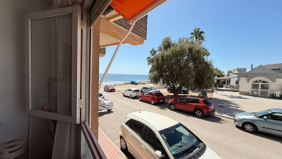 Apartamento de 3 habitaciones en Torrevieja en venta - 210.000 € (Ref: 10072997)