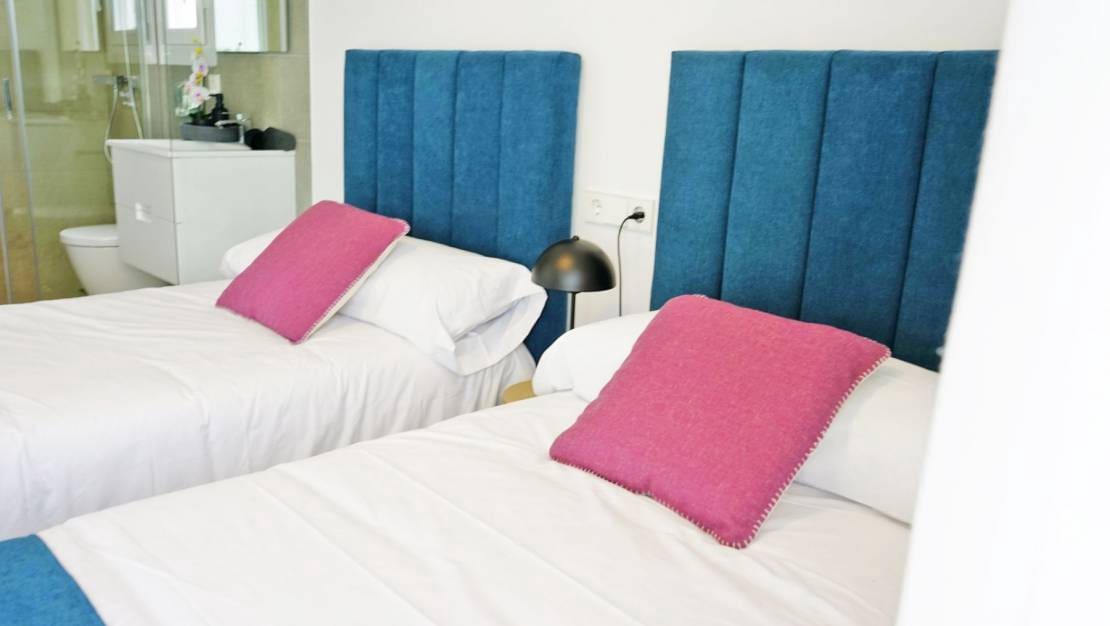 3 bedroom Villa for sale in Orihuela Costa with pool - € 349,000 (Ref: 6791891)