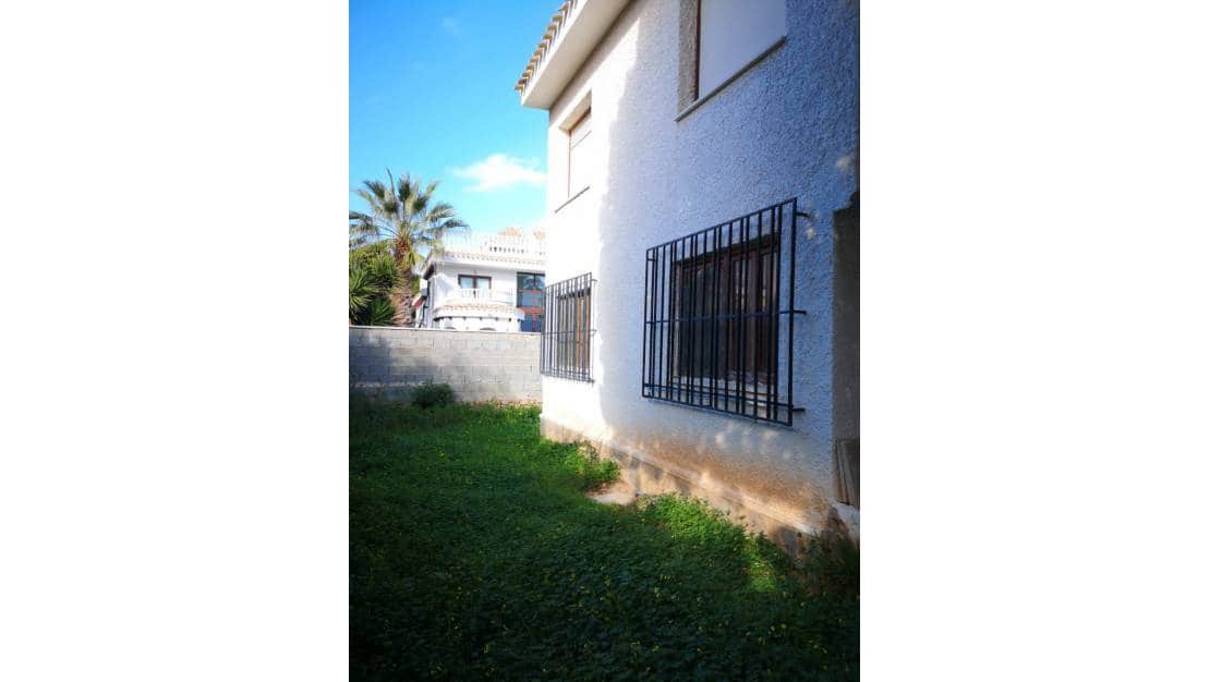 7 soverom Villa til salgs i La Zenia med garasje - € 850 000 (Ref: 6989149)