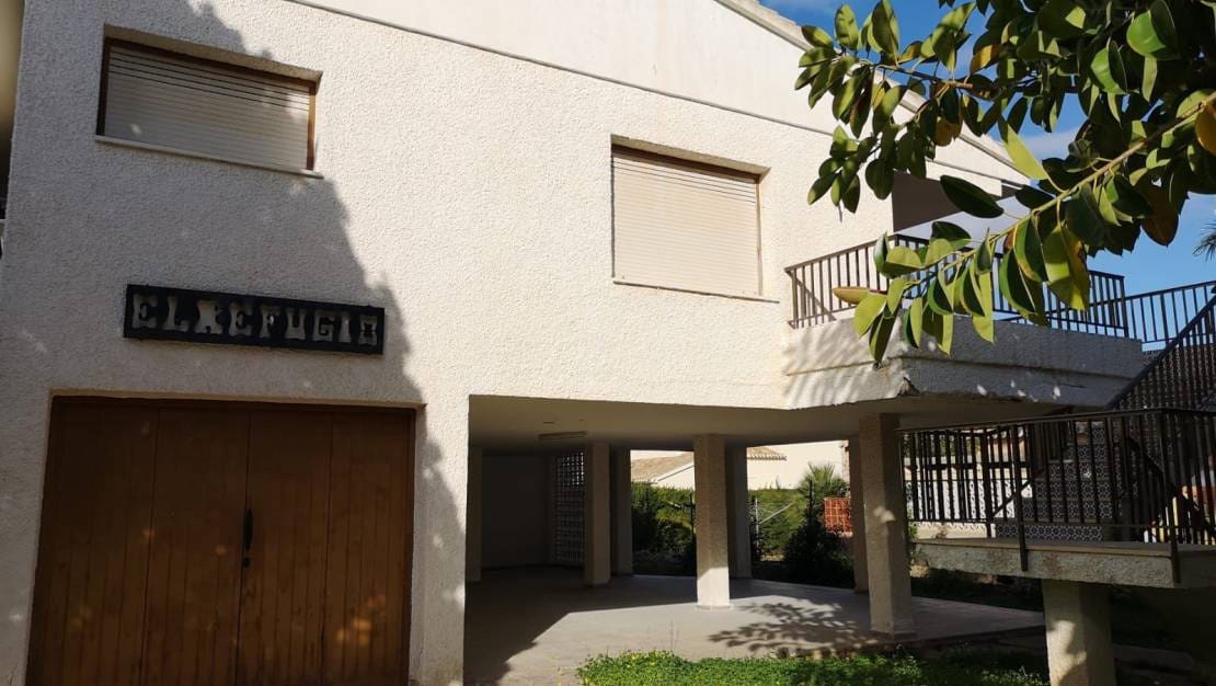 7 soverom Villa til salgs i La Zenia med garasje - € 850 000 (Ref: 6989149)