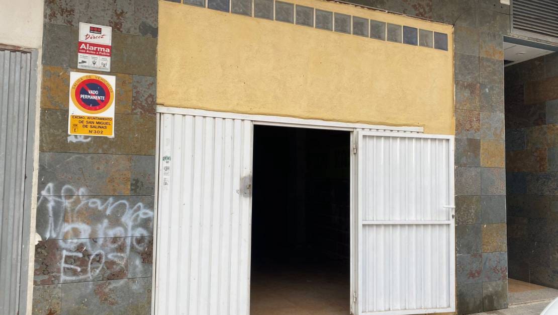 Garage til leje i San Miguel de Salinas - € 250 (Ref: 7287617)