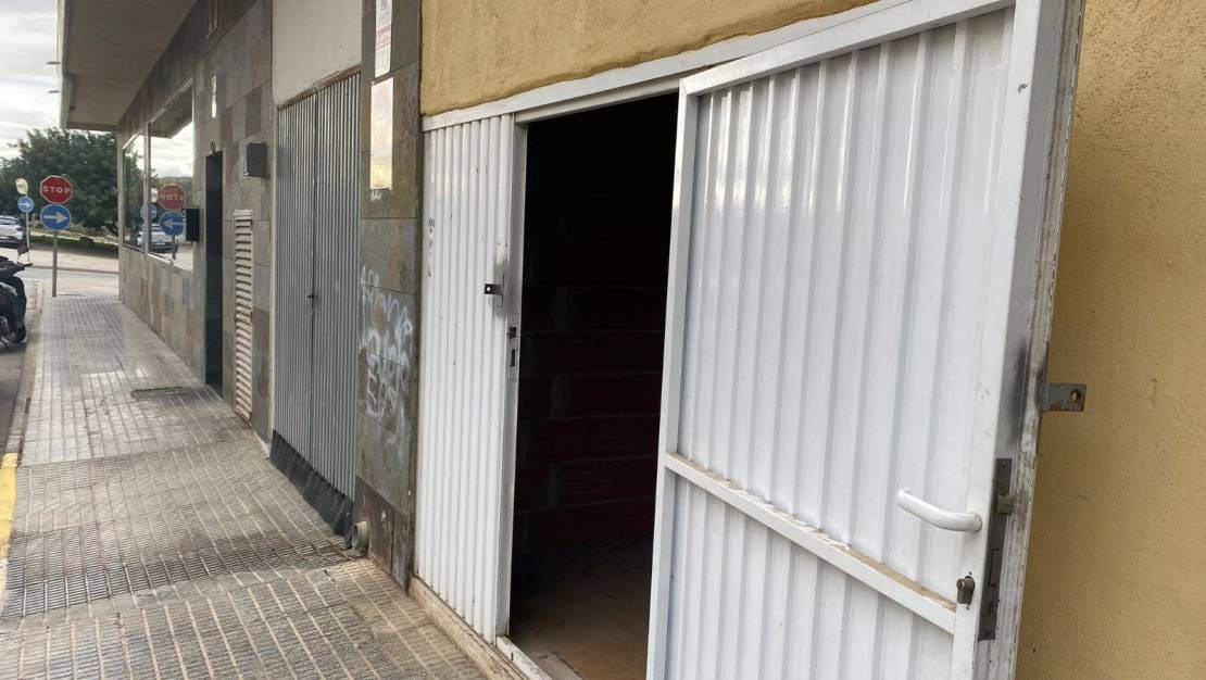 Garage til leje i San Miguel de Salinas - € 250 (Ref: 7287617)