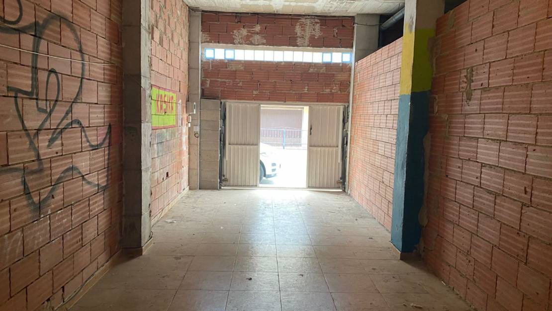 Garage til leje i San Miguel de Salinas - € 250 (Ref: 7287617)