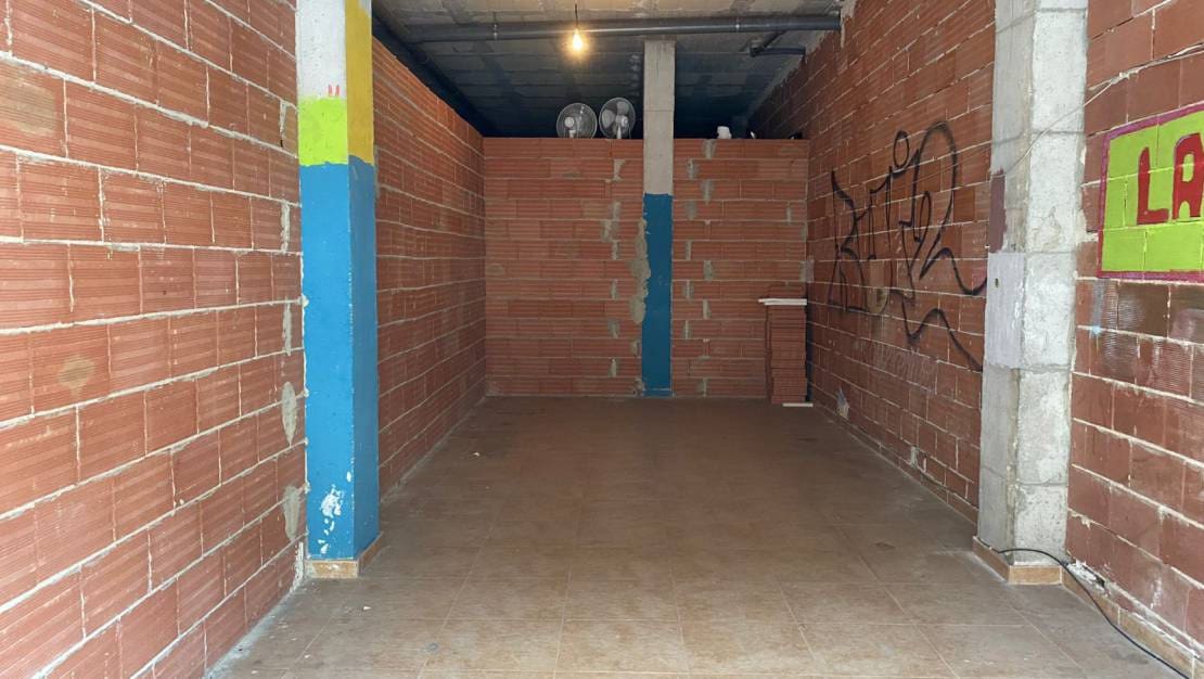 Garage til leje i San Miguel de Salinas - € 250 (Ref: 7287617)