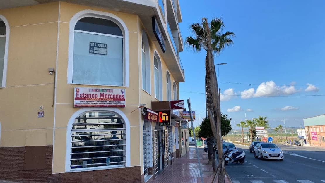 Commercial for rent in San Miguel de Salinas - € 700 (Ref: 7414463)