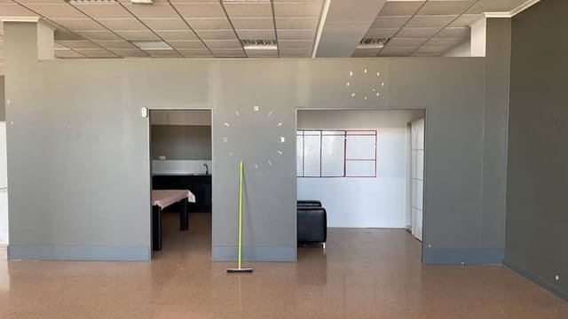 Commercial for rent in San Miguel de Salinas - € 700 (Ref: 7414463)