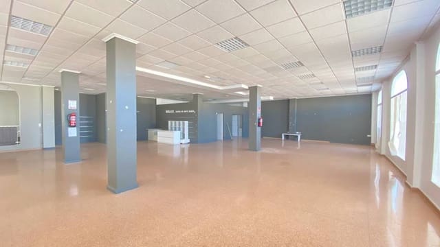 Commercial for rent in San Miguel de Salinas - € 700 (Ref: 7414463)