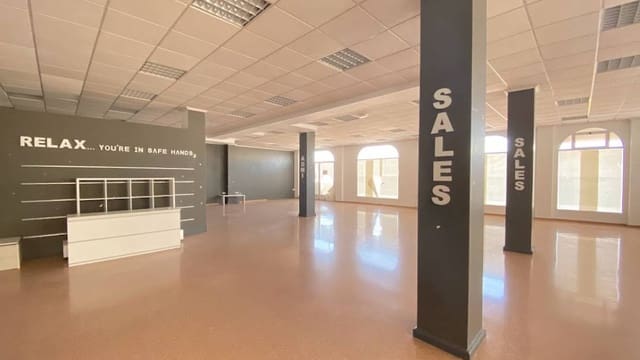 Commercial for rent in San Miguel de Salinas - € 700 (Ref: 7414463)