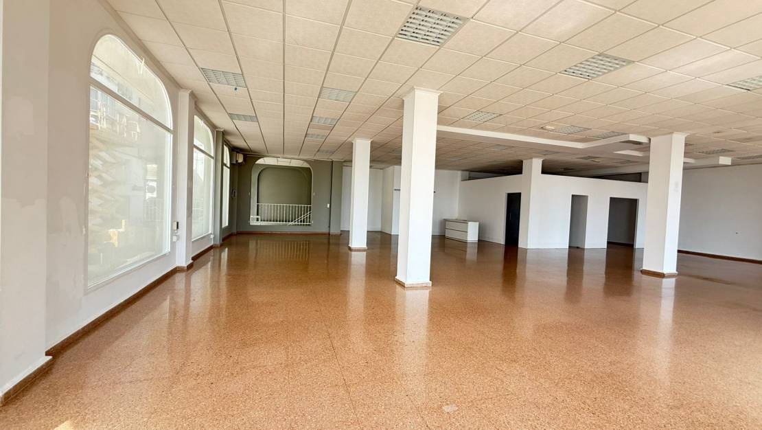 Commercieel te huur in San Miguel de Salinas - € 850 (Ref: 7414463)