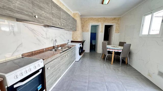 3 slaapkamer Huis te huur in San Miguel de Salinas met zwembad - € 900 (Ref: 7808256)