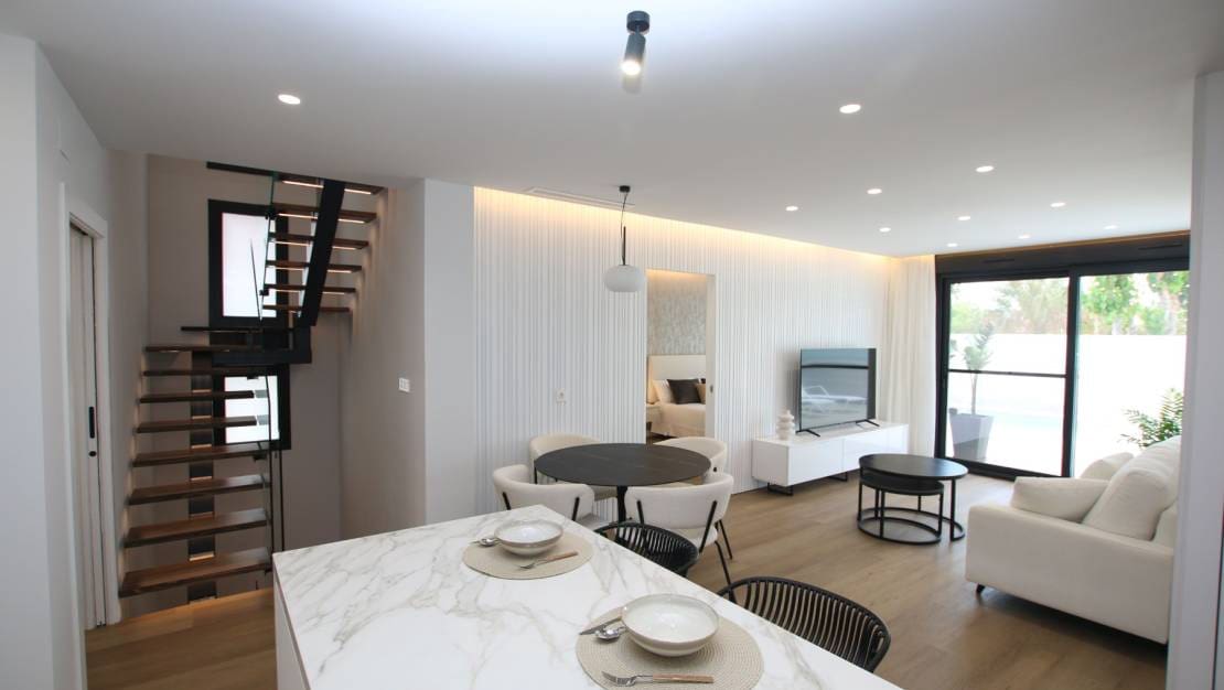 3 quarto Moradia Geminada para venda em Pilar de la Horadada com piscina garagem - 725 000 € (Ref: 7935618)