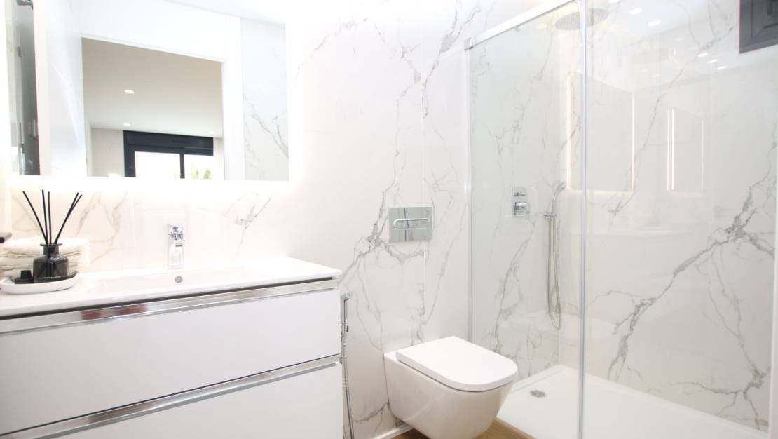 3 quarto Moradia Geminada para venda em Pilar de la Horadada com piscina garagem - 725 000 € (Ref: 7935618)