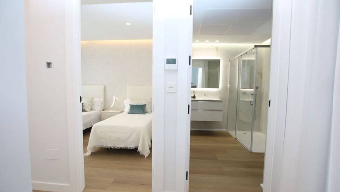 3 quarto Moradia Geminada para venda em Pilar de la Horadada com piscina garagem - 725 000 € (Ref: 7935618)