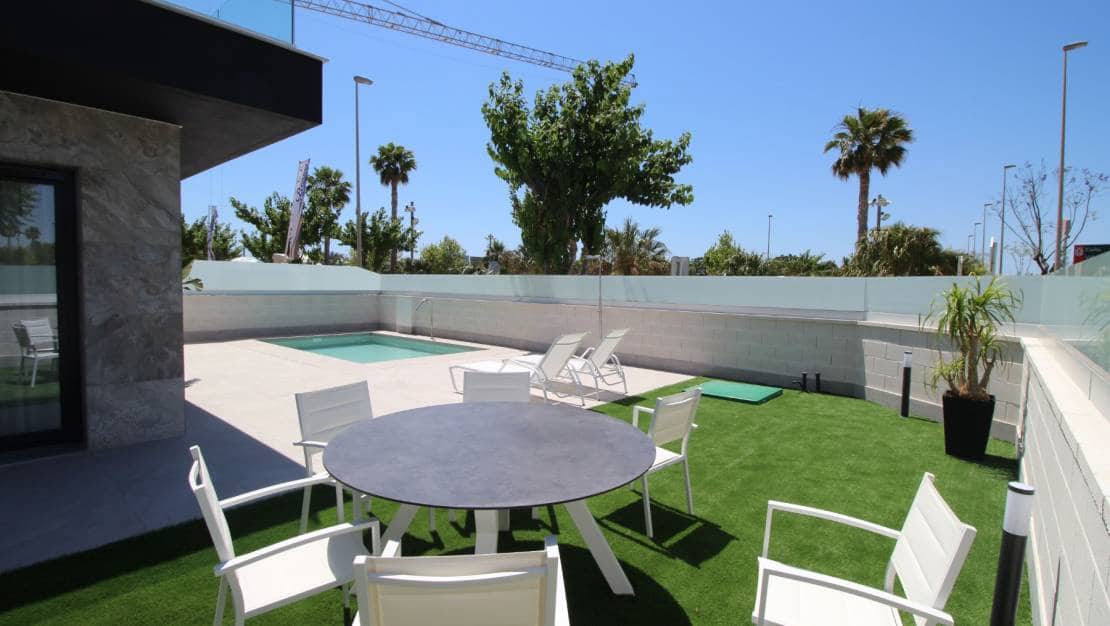 3 quarto Moradia Geminada para venda em Pilar de la Horadada com piscina garagem - 725 000 € (Ref: 7935618)