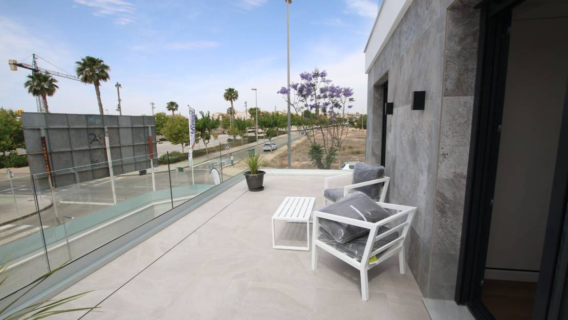 3 quarto Moradia Geminada para venda em Pilar de la Horadada com piscina garagem - 725 000 € (Ref: 7935618)