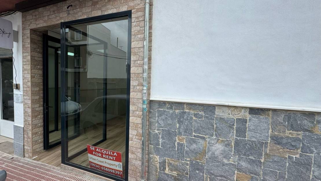Local Comercial de 1 habitación en San Miguel de Salinas en alquiler - 560 € (Ref: 8816623)