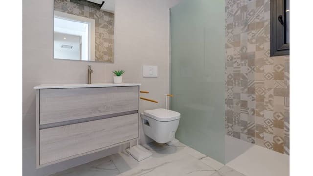 2 sovrum Takvåning till salu i Puerto Deportivo, Guardamar del Segura med pool garage - 449 000 € (Ref: 8986612)