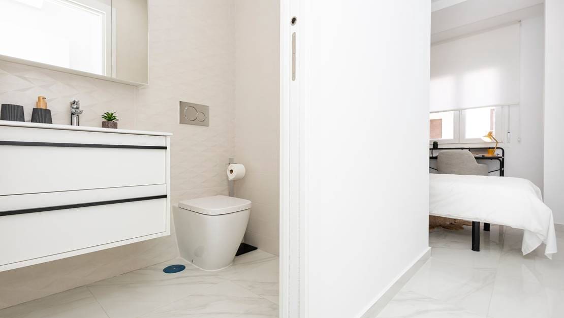 3 bedroom Apartment for sale in Jacarilla - € 139,000 (Ref: 8997612)