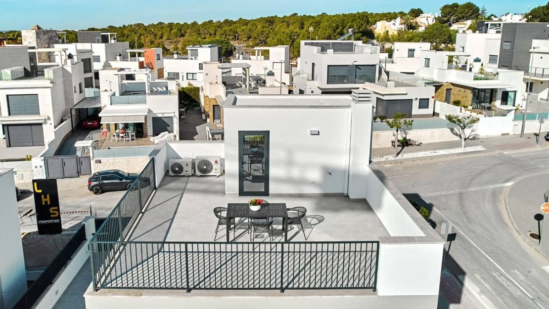 3 bedroom Villa for sale in San Miguel de Salinas with pool garage - € 649,000 (Ref: 9001953)