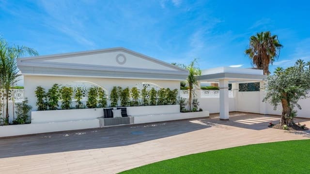 Apartamento de 3 habitaciones en Doña Pepa, Rojales en venta con piscina garaje - 379.500 € (Ref: 9015753)