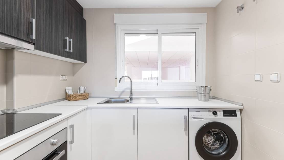 1 sovrum Lägenhet till salu i Cabo Roig med pool garage - 144 500 € (Ref: 9025513)