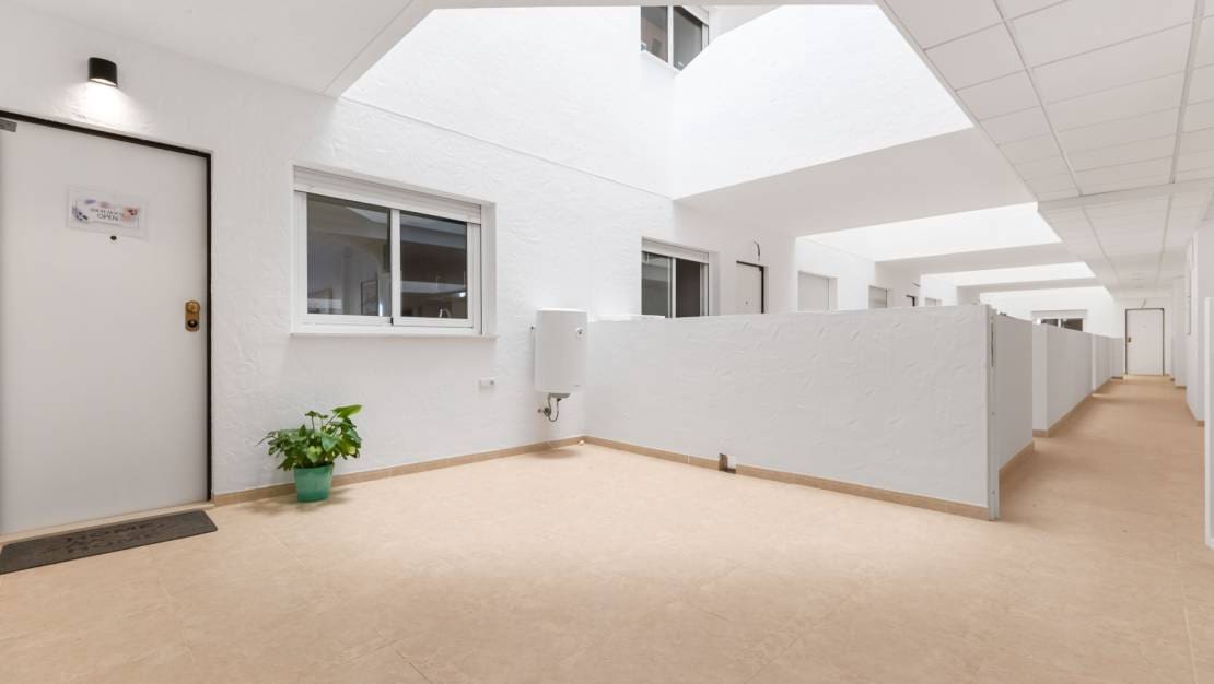 1 sovrum Lägenhet till salu i Cabo Roig med pool garage - 144 500 € (Ref: 9025513)