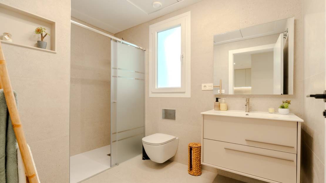 2 soveværelse Byhus til salg i Los Alcazares med swimmingpool garage - € 467.000 (Ref: 9027199)