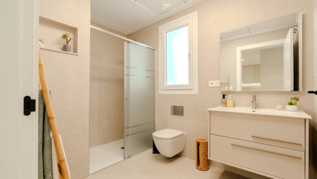 2 soveværelse Byhus til salg i Los Alcazares med swimmingpool garage - € 467.000 (Ref: 9027199)