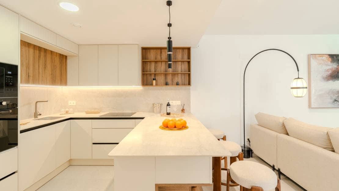 2 soveværelse Byhus til salg i Los Alcazares med swimmingpool garage - € 467.000 (Ref: 9027199)