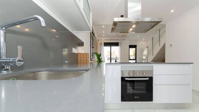 3 soveværelse Villa til salg i El Chaparral - La Siesta - La Torreta, Torrevieja med swimmingpool garage - € 409.000 (Ref: 9034821)