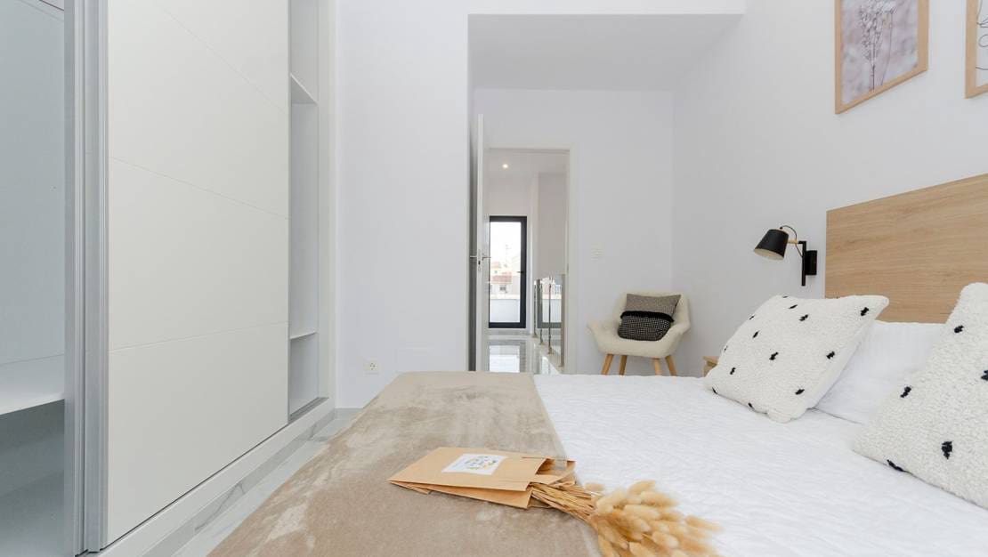 3 bedroom Villa for sale in Torrevieja with pool garage - € 409,000 (Ref: 9034821)