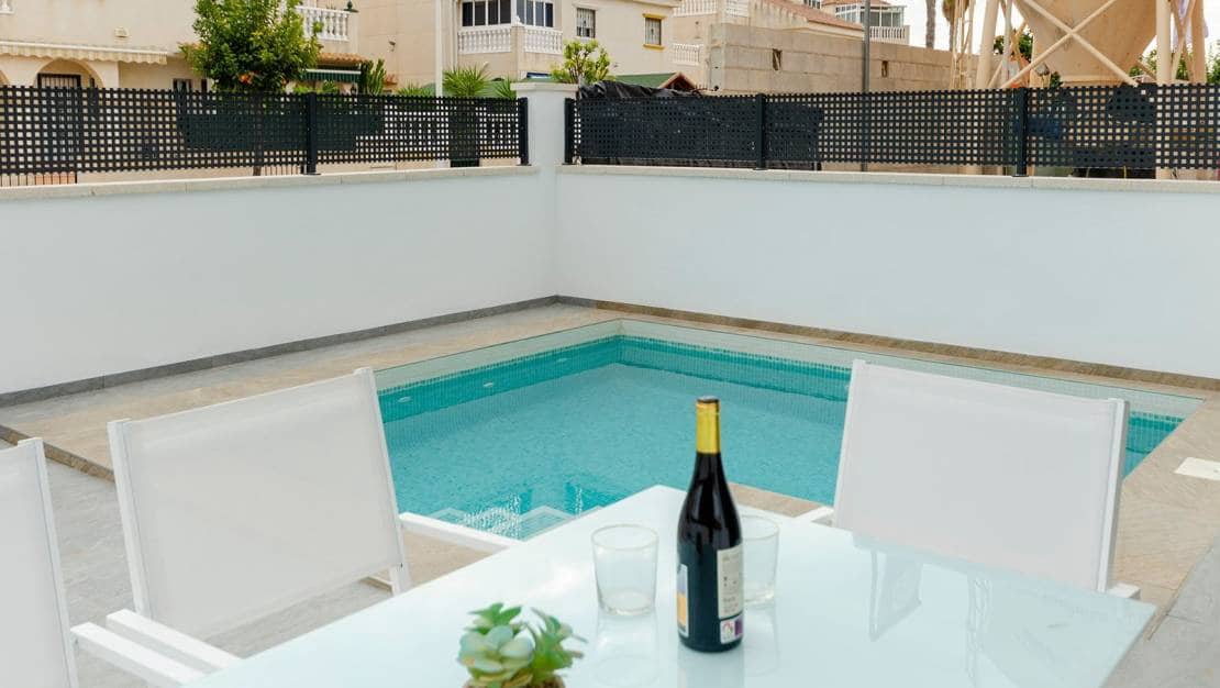 3 bedroom Villa for sale in Torrevieja with pool garage - € 409,000 (Ref: 9034821)