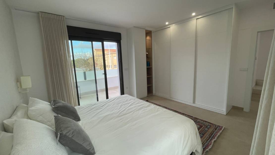 3 slaapkamer Halfvrijstaande villa te koop in San Pedro del Pinatar met zwembad garage - € 419.900 (Ref: 9041208)