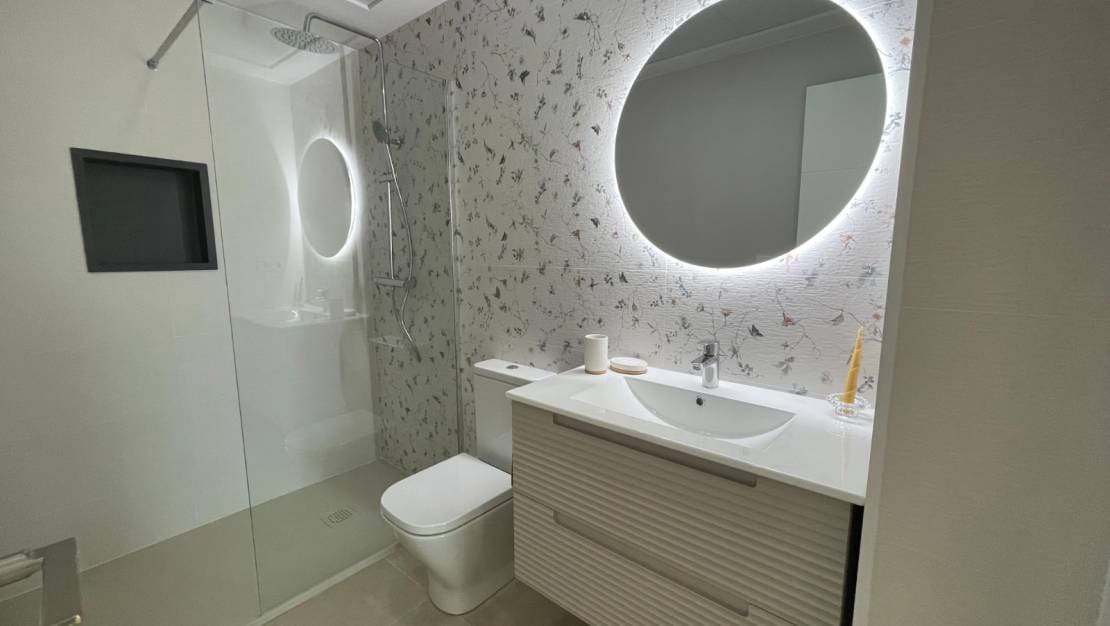 3 slaapkamer Halfvrijstaande villa te koop in San Pedro del Pinatar met zwembad garage - € 419.900 (Ref: 9041208)