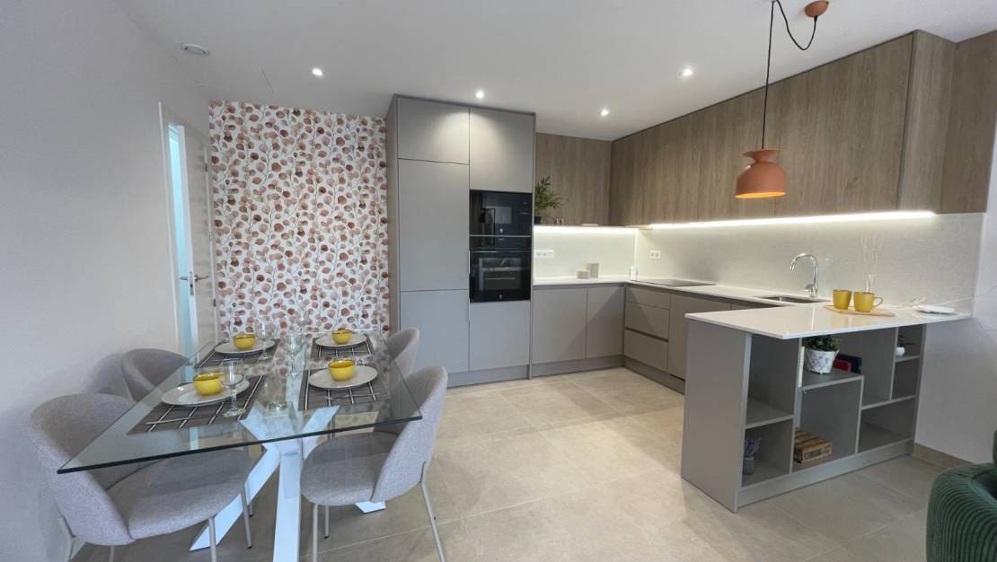 3 slaapkamer Halfvrijstaande villa te koop in San Pedro del Pinatar met zwembad garage - € 419.900 (Ref: 9041208)