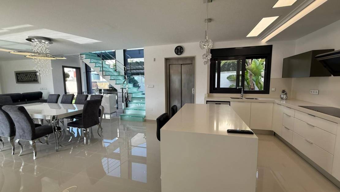 5 camera da letto Villetta Bifamiliare in vendita in San Miguel de Salinas con piscina garage - 849.000 € (Rif: 9061907)