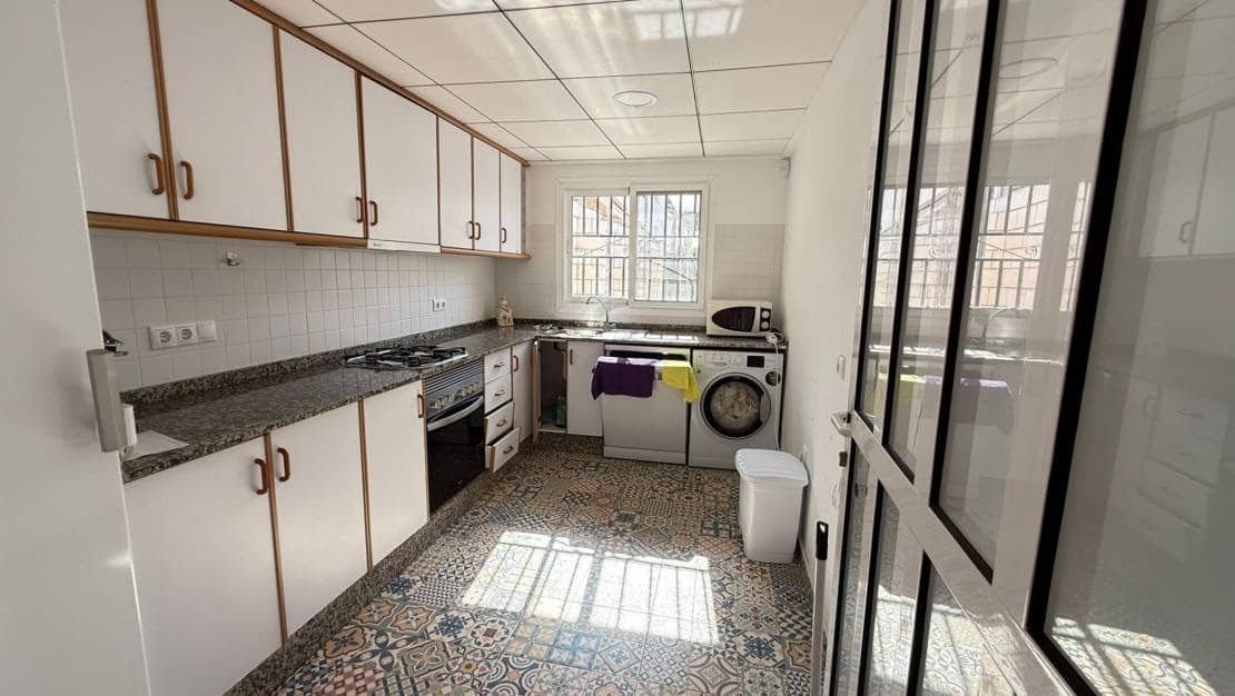 3 soveværelse Villa til salg i Torrevieja med swimmingpool garage - € 650.000 (Ref: 9168856)