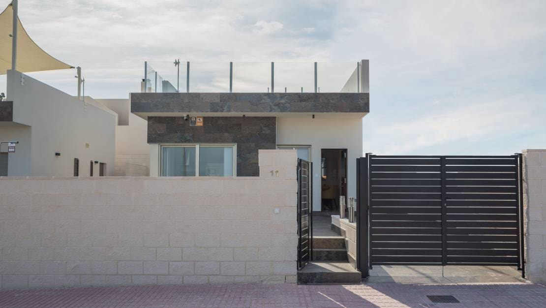 3 bedroom Semi-detached Villa for sale in Orihuela Costa with pool garage - € 390,000 (Ref: 9360092)