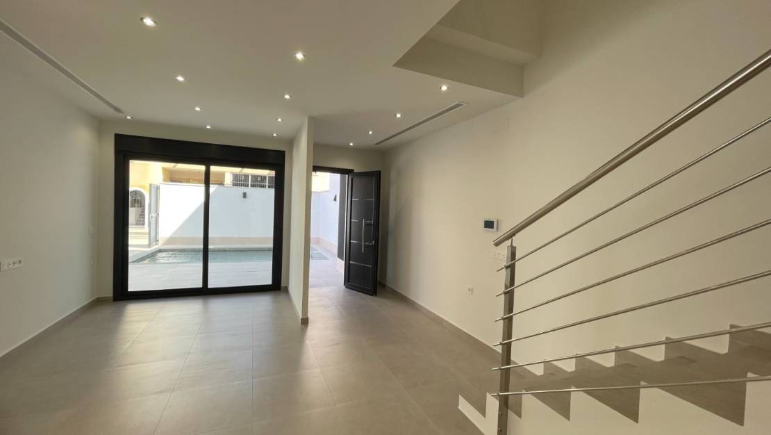 3 bedroom Villa for sale in Heredades with pool garage - € 359,900 (Ref: 9386985)